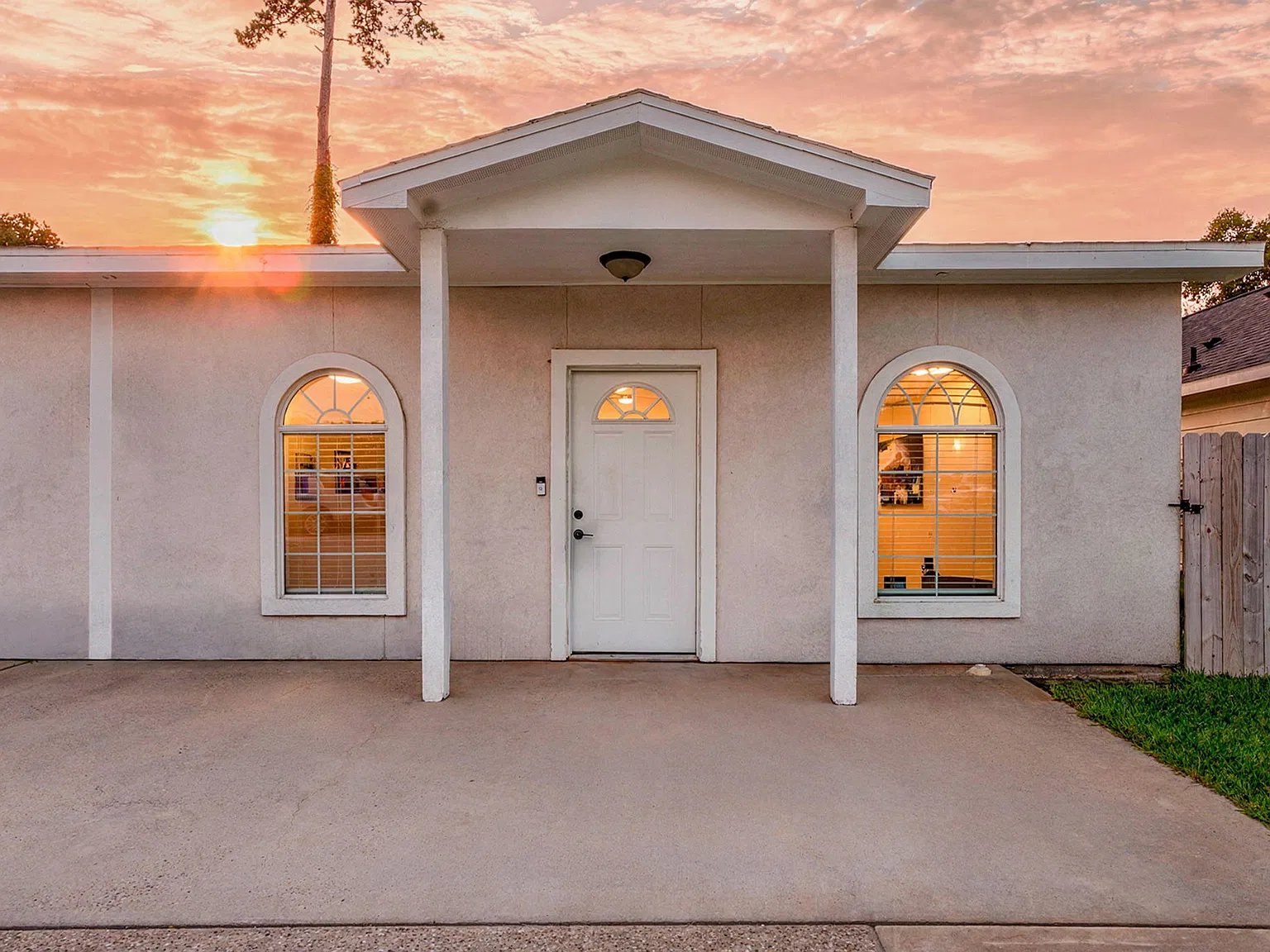2 bed, 1000 sqft, $1,400 — Photo 2