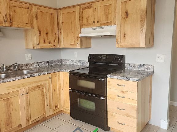 3rd image of 230 Carol Dr #1