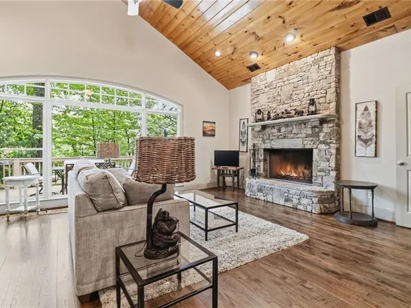 1105 Valley View Dr, Big Canoe, GA 30143