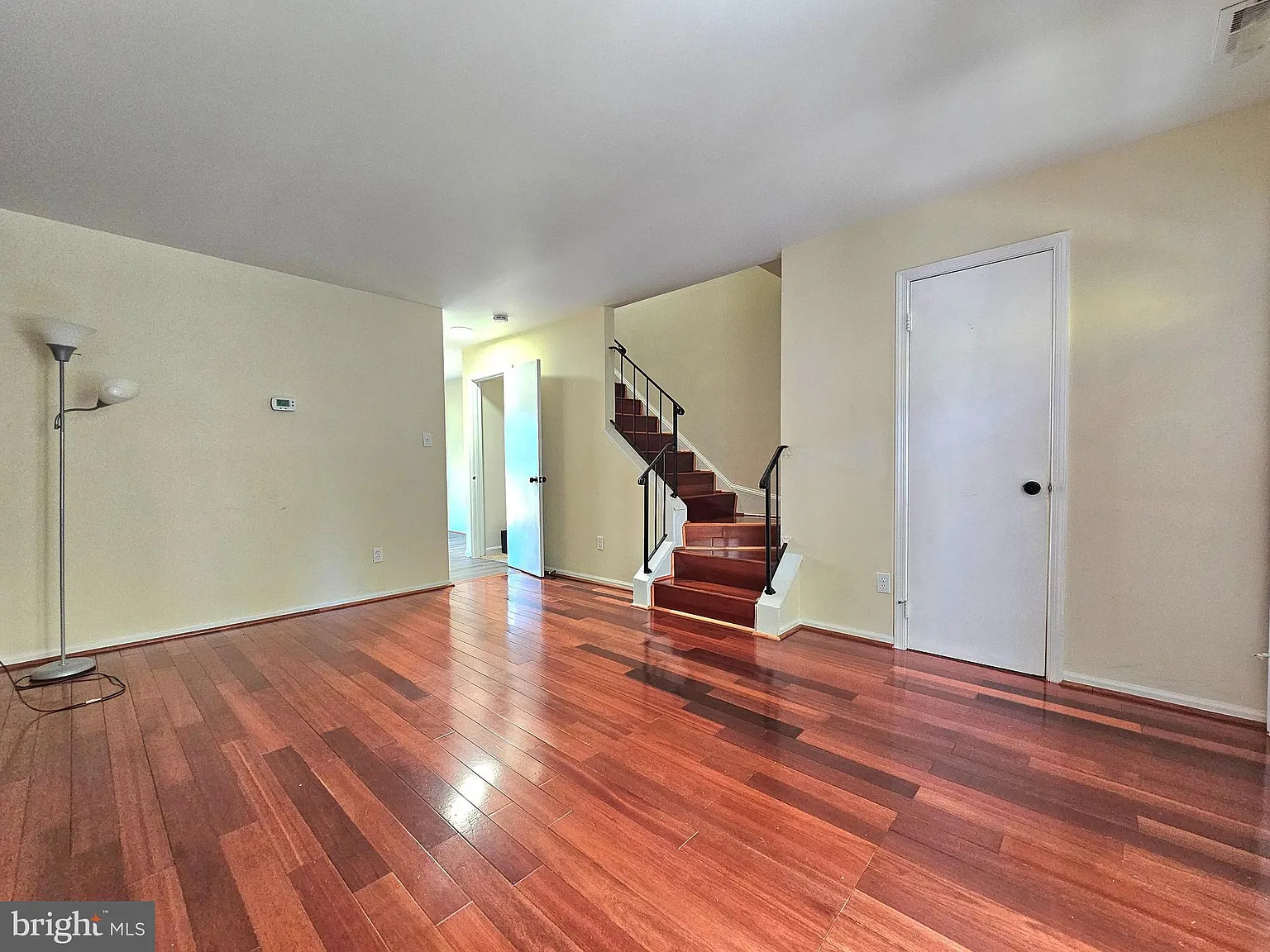 2 bed, 2.5 bath, 995 sqft, $2,525 — Photo 3