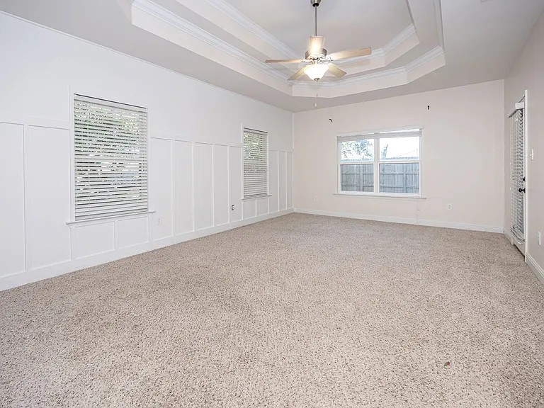 1013 Silverbell Cv — Photo 23