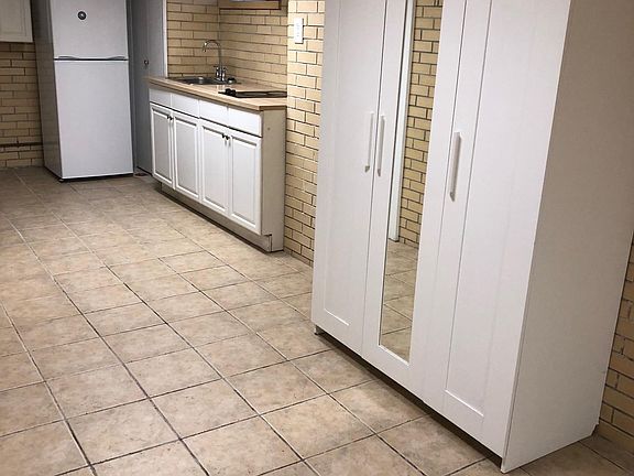 3rd image of 11505 10th Ave Floor 1
