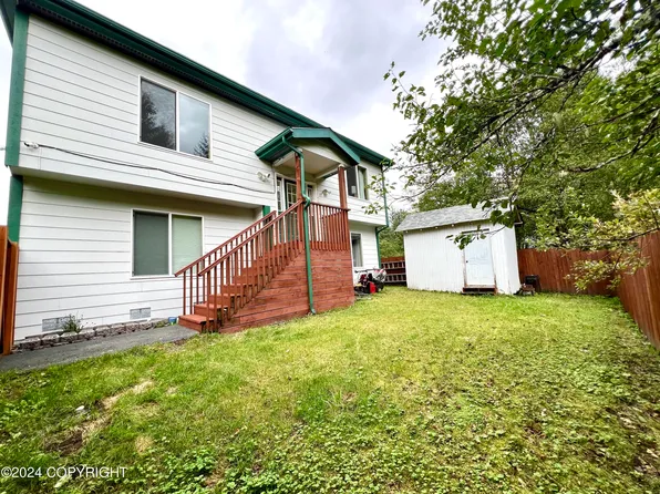 4867 Steelhead St, Juneau, AK 99801