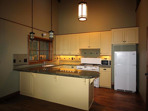5th image of 11945 Canyon Dr