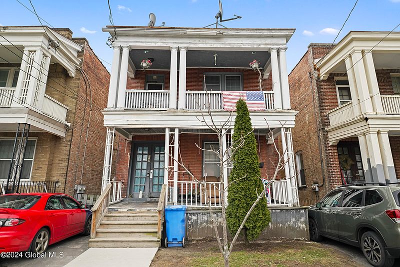 2nd image of 318 Quail Street