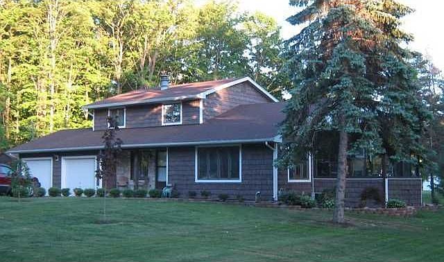 1st image of 3 Clearwater St