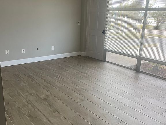 2nd image of 2523 Gary Cir #2523