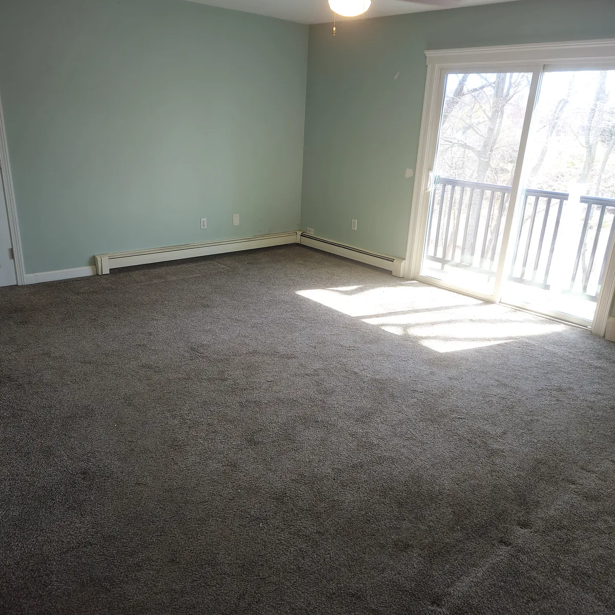 Building Photo - 8 Chapel Hill Dr #11