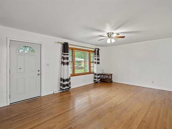 4th image of 6611 Rowland Ave