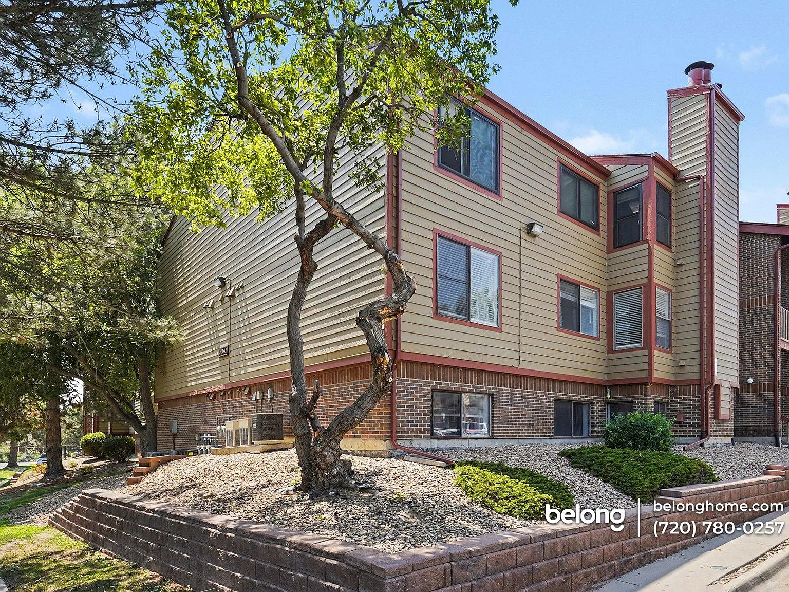 1 bed, 1.0 bath, 776 sqft, $1,295 — Photo 2