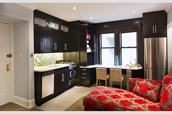 Sold by Stribling | media 5