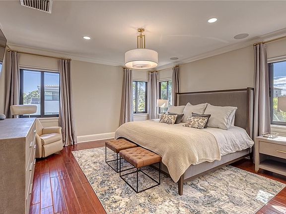 5th image of 118 SE 11th Avenue #118