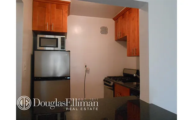 Sold by Douglas Elliman | media 4