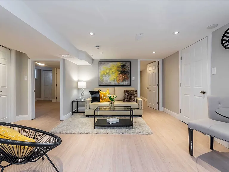 605 Mohawk Rd E #BASEMENT — Photo 8