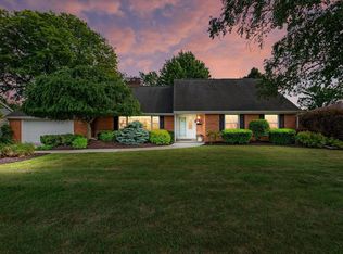 N87W15765 Belleview Blvd, Menomonee Falls, WI 53051