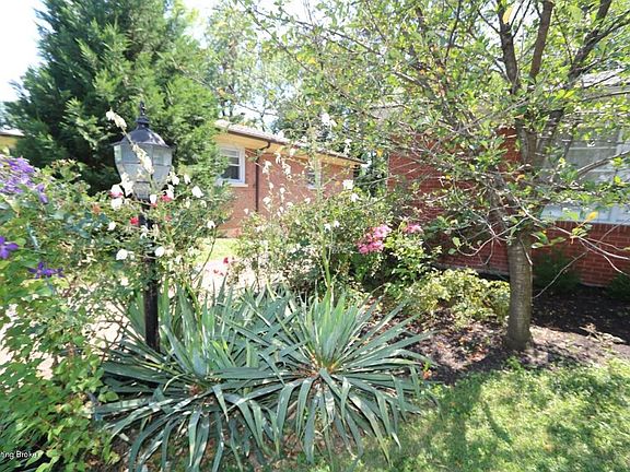 3rd image of 3502 Gladden Dr