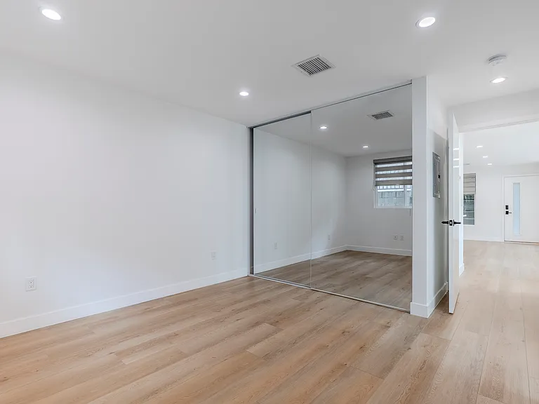 904 N Gardner St #8 — Photo 15