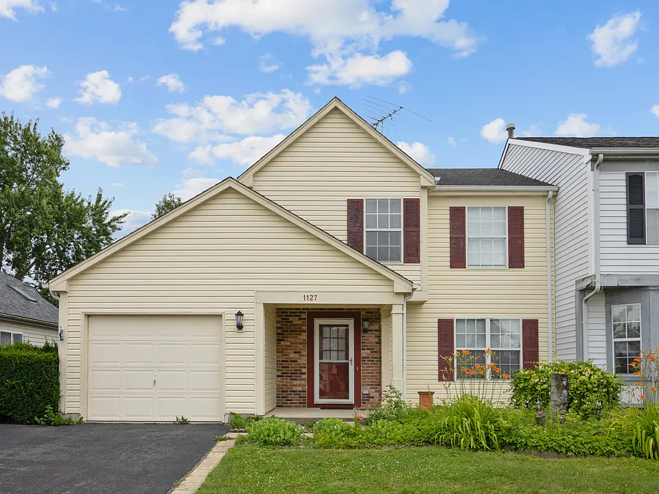 1127 Ashbrook Dr