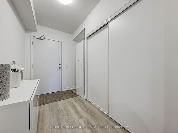 5th image of 195 Redpath Ave #706