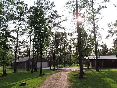 3810 Hecker Rd — exterior photo