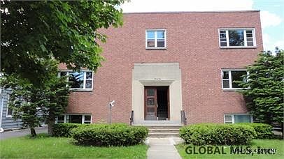 4th image of 31 Parkwood St #4
