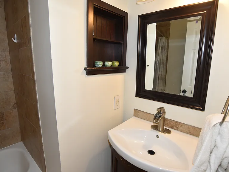 8159 Landfall Ct — Photo 38