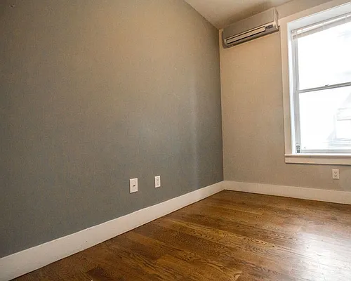 Rented by Compass | media 25