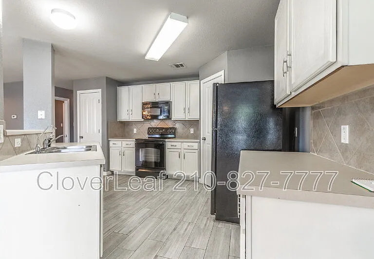 229 Hereford St — Photo 14