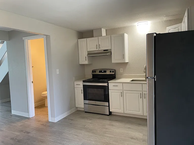 1608 Washington St #3 — Photo 14