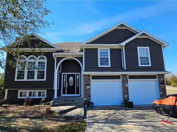 28918 Hala Ln, Harrisonville, MO 64701