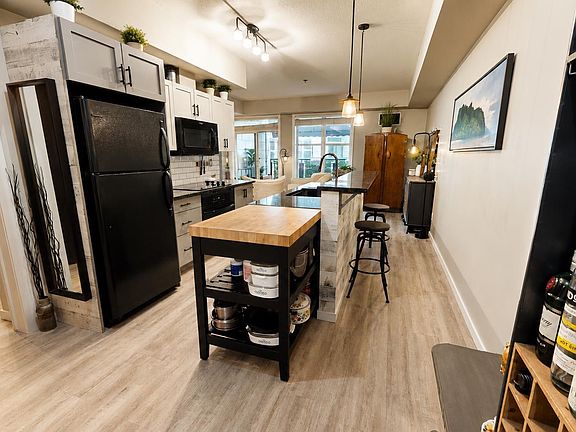 3rd image of 4827 104a St NW #151