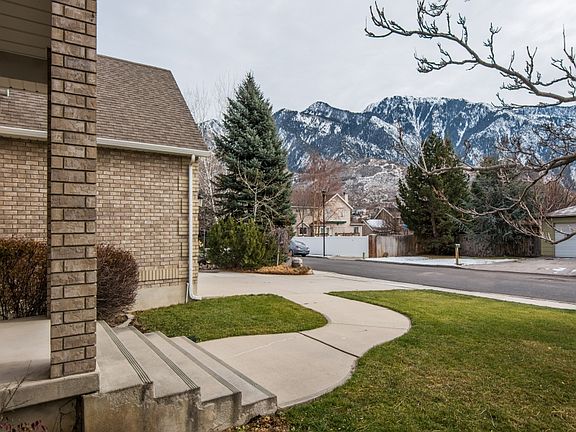3rd image of 3113 E Fur Hollow Dr