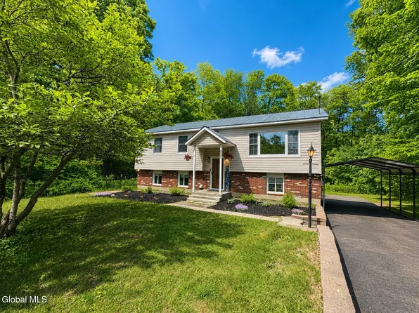 521 N Creek Road, Greenfield Center, NY 12833