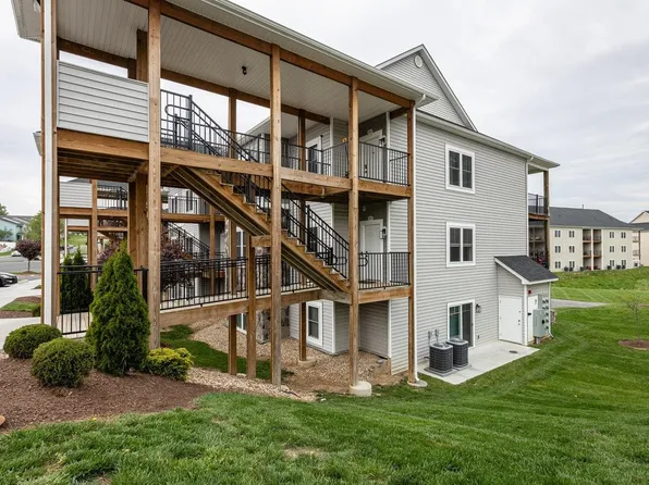 1270 Constitution Ct, Harrisonburg, VA 22802