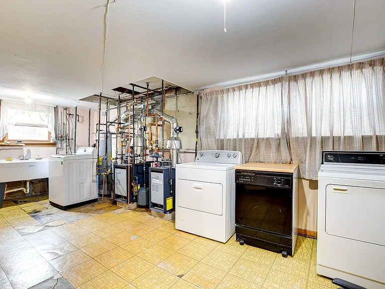 Laundry Room Cabinet