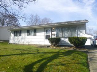 1096 Endicott Dr, Akron, OH 44313