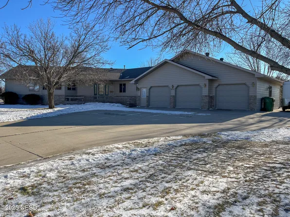 4226 11th Ave NW, Watertown, SD 57201