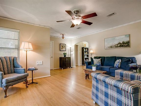 3rd image of 2228 Elmwood Blvd