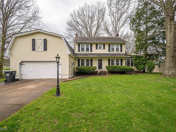 3rd image of 4454 Canfield Rd