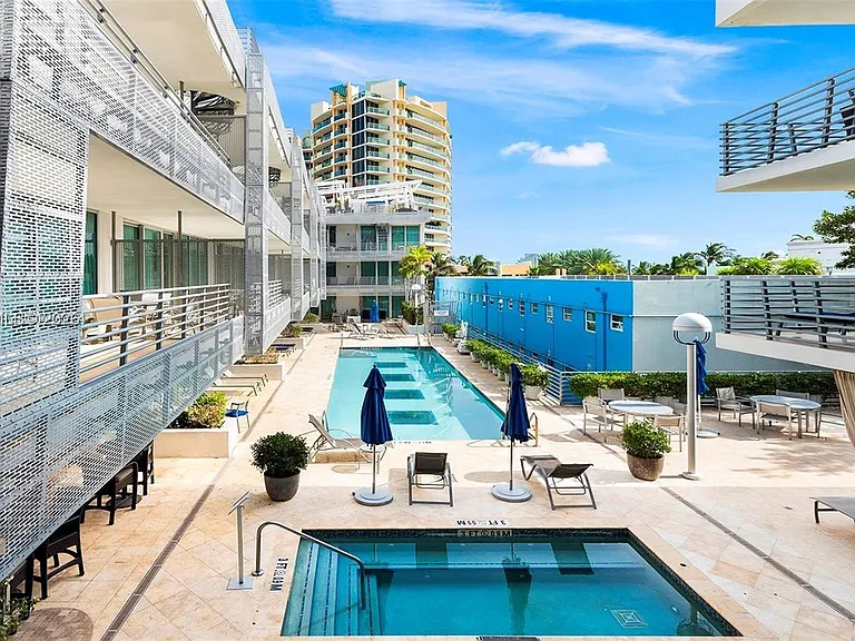 1437 Collins Ave #327 — Photo 19