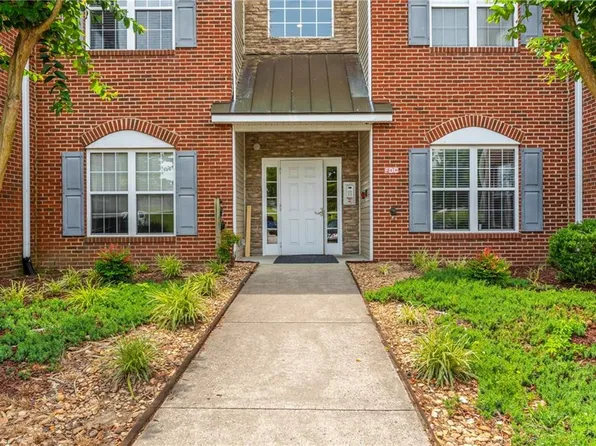 6941 Hanesbrook Cir APT 204, Clemmons, NC 27012