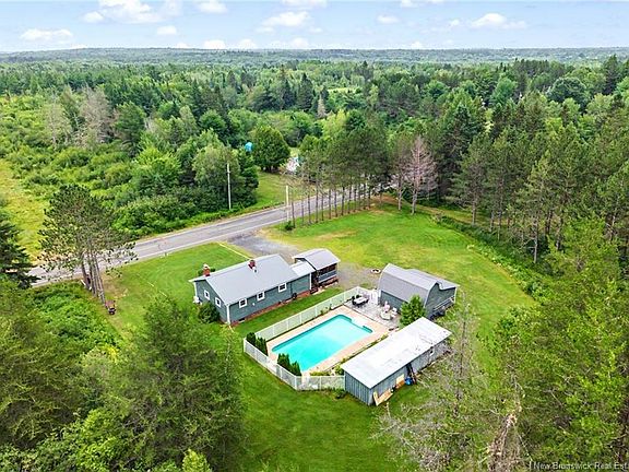 3rd image of 183 Lilloett Dr