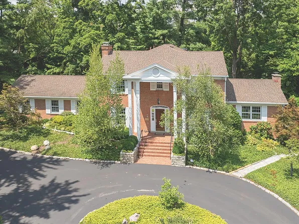 220 Linden Dr, Cincinnati, OH 45215