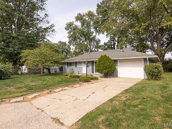 3rd image of 1205 Salem Dr