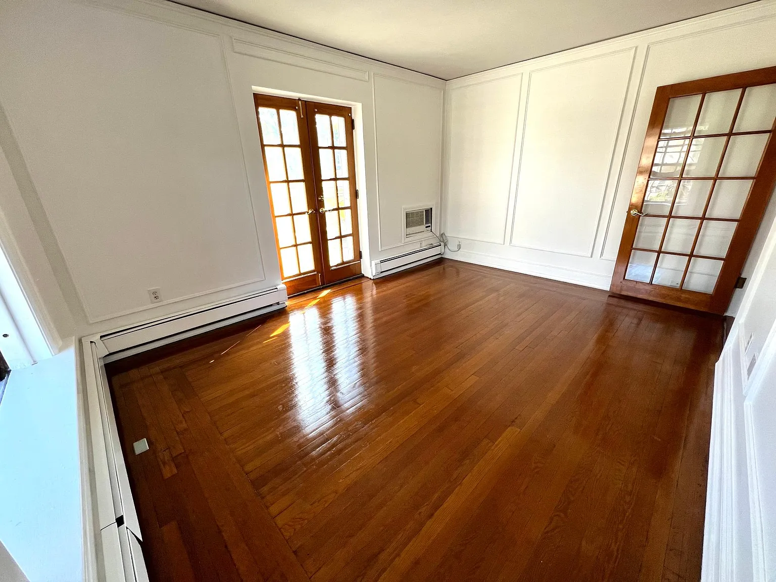 375 Lloyd Ave — Photo 4