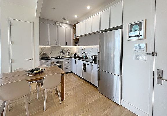 5th image of 224 Clifton Pl #5A