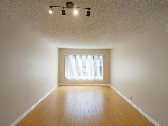 3rd image of 2345 Merton Ave APT 230