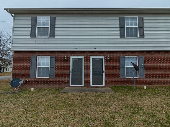 2nd image of 1427 Chariot Dr