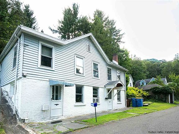 2nd image of 42 Chapel St