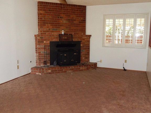 5th image of 1334 W Cambridge Ave